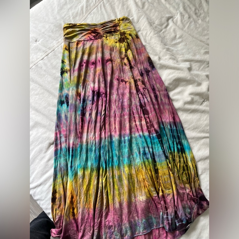 Gypsy Rose Tiedye blend long free throw skirt